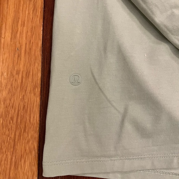 Lululemon Men’s Fundamental Long Sleeve T Shirt Henley- Light Green 2021 - Picture 3 of 3